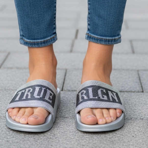 NEW True Religion Metallic Silver Rhinestone Slides Slip On Logo SZ-11 - Picture 1 of 6